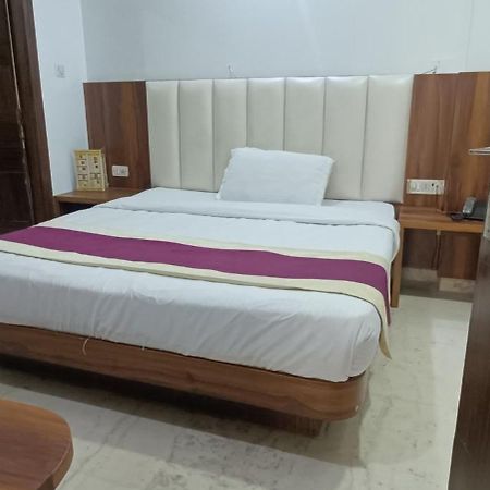 Hotel A10 New Delhi Eksteriør billede