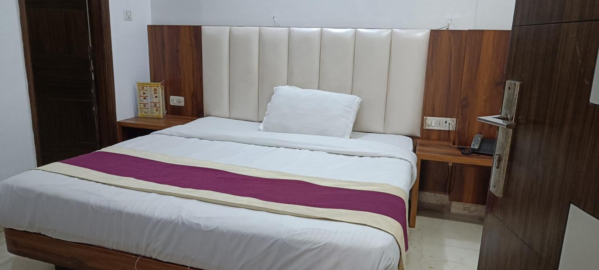 Hotel A10 New Delhi Eksteriør billede